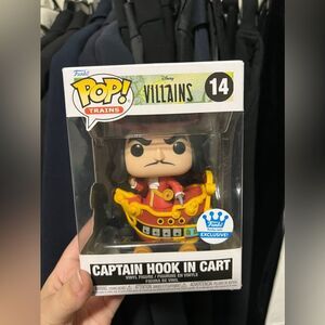 🌼 FINAL PRICE Funko Pop Train Disney Captain Hook in Cart